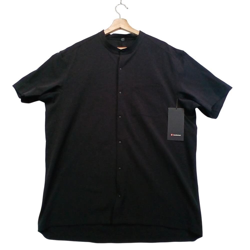 Lululemon Daily Drift SS Shirt Mens XXL Black Collarless Snap Front